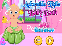 Bebelusul Adorabil Face Baie