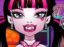 Draculaura la Dentist