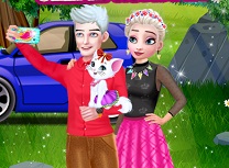 Elsa Selfie de Cuplu in Vacanta